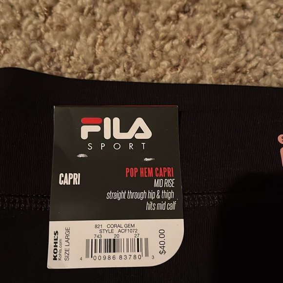 NWT workout capris - Picture 2 of 4